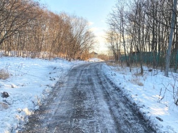 В связи с резким похолоданием работа коммунальных служб города направлена на борьбу с гололедом